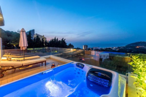 FlyViewFlatsGOLD PrivateHotTub with SeaView